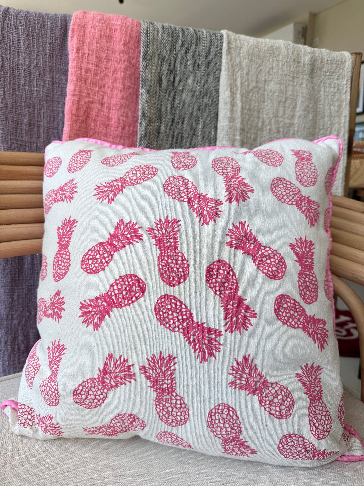 Pineapple Print Cushion Cover