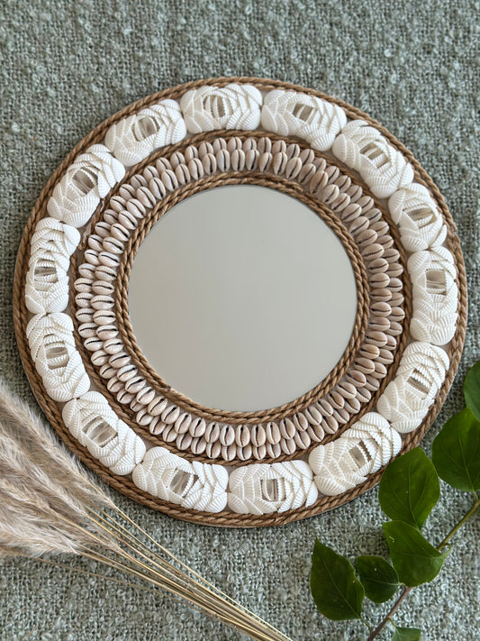 Shell Wall Decor: Hanging Mirror